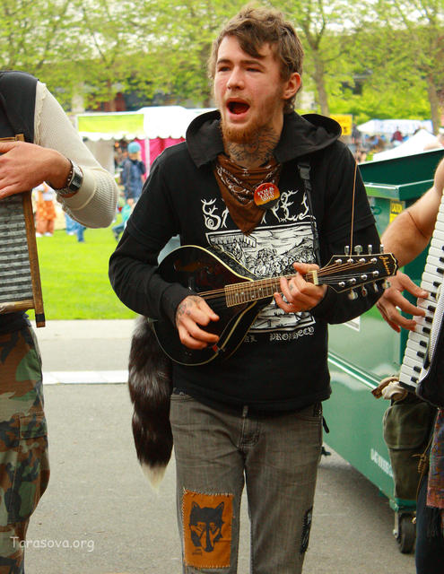 Исполнитель хип-хоп музыки Исполнитель хип-хоп музыки