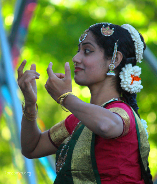 Чувства, которые передаются при помощи движений, мимики и жестов Чувства, которые передаются при помощи движений, мимики и жестов