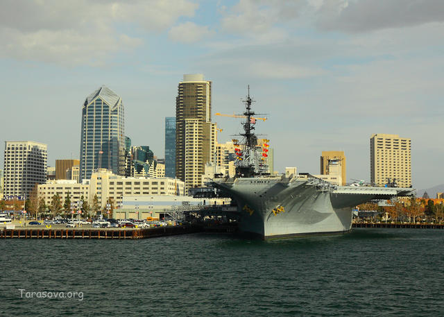 Американский авианосец типа «Мидуэй» Американский авианосец типа «Мидуэй»